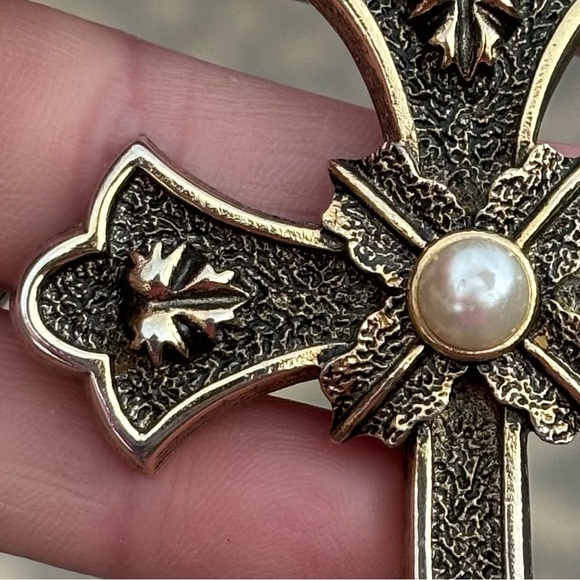 Vintage 1975 Sarah Coventry Cross Pendant! - Picture 5 of 7